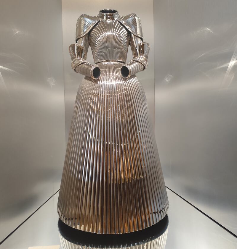 Robe armure Balenciaga